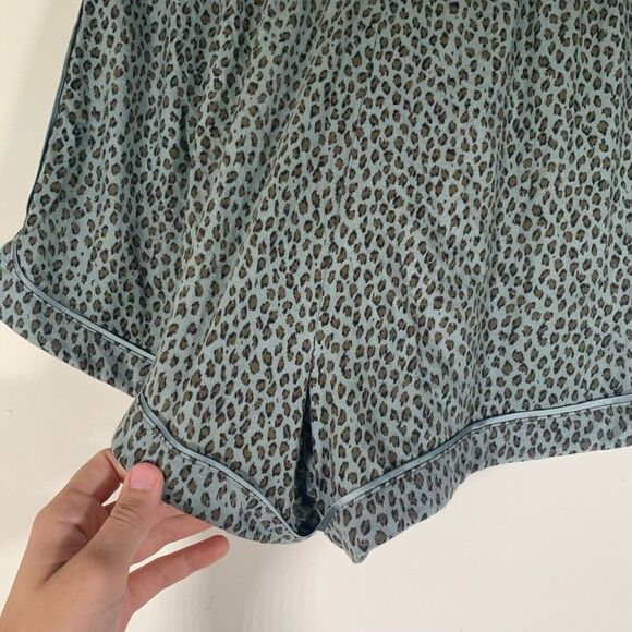 Gap Body Sleep Shorts Women’s XS Green Cheetah Print Soft High Rise - Picture 6 of 7